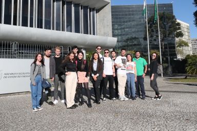 Visitas guiadas aproximam a Assembleia Legislativa da população