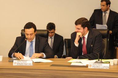 Cobrança de taxas dos personal trainers, pelas academias, provoca polêmicas no Legislativo