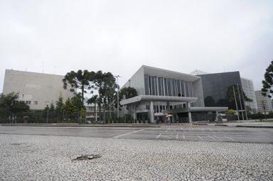 Assembleia começa a votar projeto que institui política estadual da criança e do adolescente