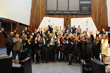 Sessões plenárias com intensos debates marcam o último dia do Projeto Parlamento Universitário