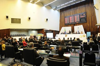 Uso responsável da internet por crianças e adolescentes é tema de audiência pública na Assembleia